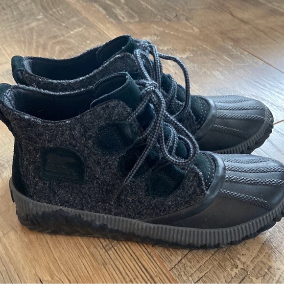 Sorel Out 'n’ About waterproof boots size 6 - Picture 3 of 8